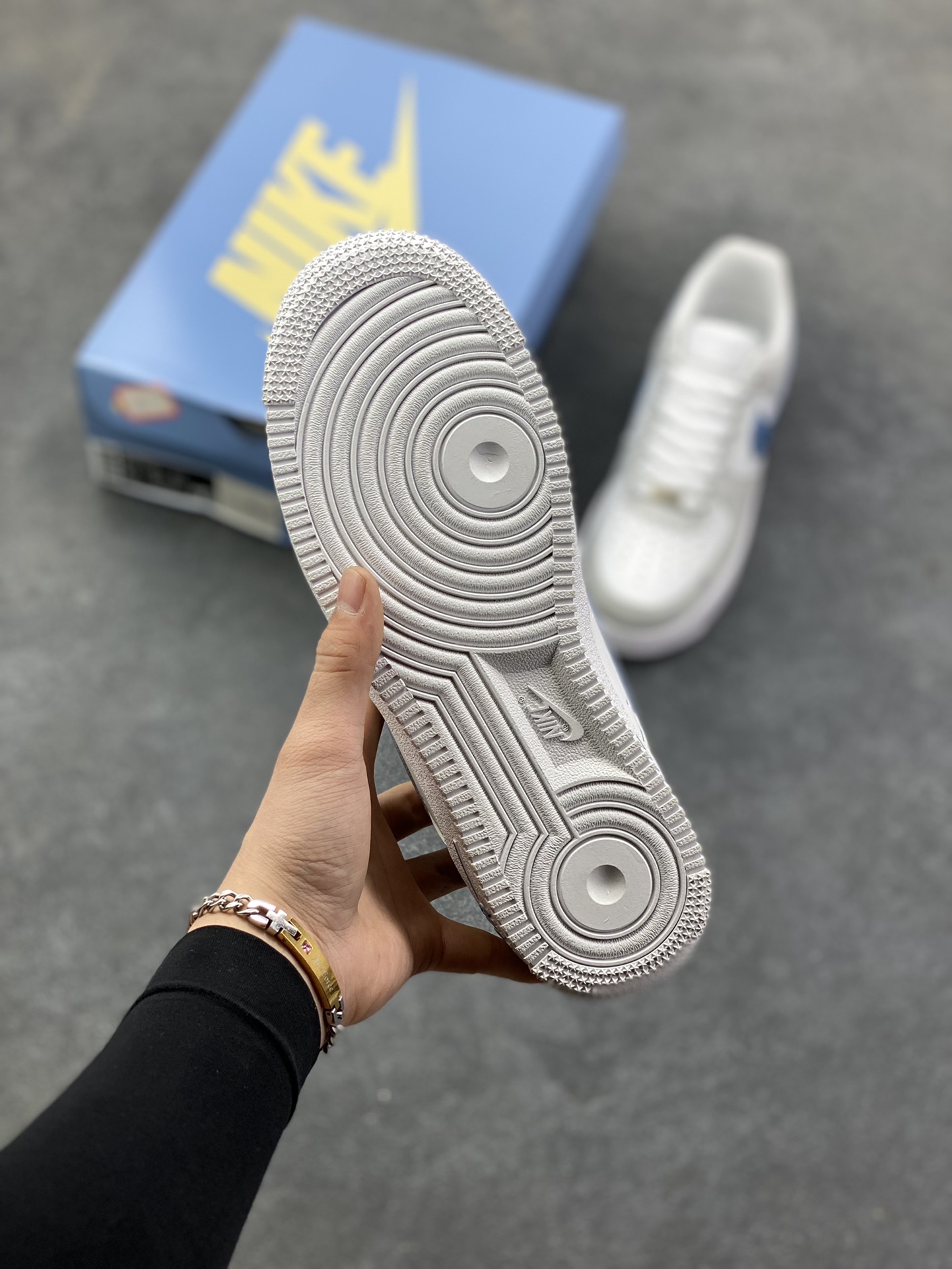 图片[5]-Nike Air Force 1 Low’07 斯图西联名 空军一号低帮休闲板鞋 定制皮料 原厂3D打印 定制鞋盒 原楦原纸板 纯正空军版型 内置全掌气垫 货号：ZH0316-137 尺码：36 36.5 37.5 38 38.5 39 40 40.5 41 42 42.5 43 44 44.5 45-选品中心