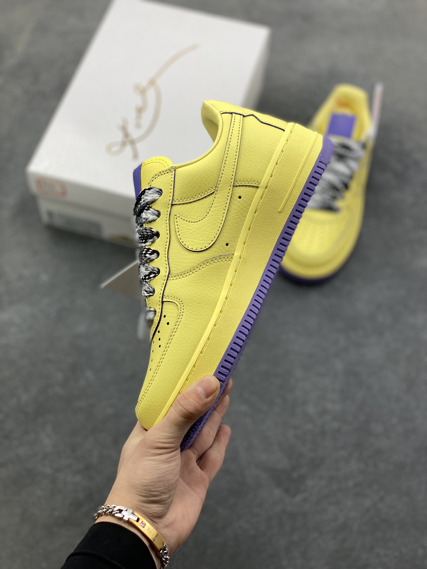 图片[3]-HY版本💯 Nike Air Force 1 Low 科比 空军一号低帮运动休闲板鞋 原楦头原纸板 打造纯正空军版型 专注外贸渠道 全掌内置蜂窝气垫 原盒配件 原厂中底钢印、拉帮完美 货号：HV9408-700 尺码：36 36.5 37.5 38 38.5 39 40 40.5 41 42 42.5 43 44 44.5 45 46-选品中心