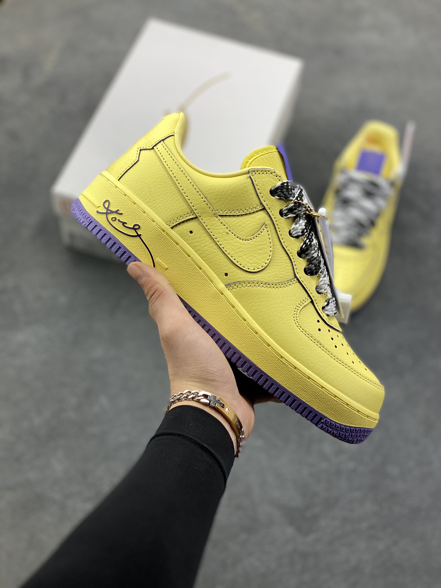 HY版本💯 Nike Air Force 1 Low 科比 空军一号低帮运动休闲板鞋 原楦头原纸板 打造纯正空军版型 专注外贸渠道 全掌内置蜂窝气垫 原盒配件 原厂中底钢印、拉帮完美 货号：HV9408-700 尺码：36 36.5 37.5 38 38.5 39 40 40.5 41 42 42.5 43 44 44.5 45 46-选品中心