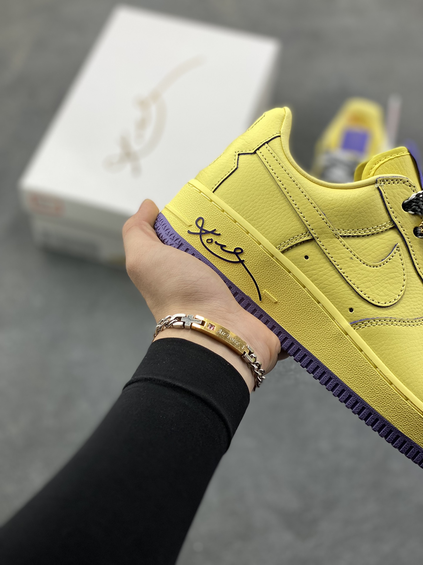 图片[6]-HY版本💯 Nike Air Force 1 Low 科比 空军一号低帮运动休闲板鞋 原楦头原纸板 打造纯正空军版型 专注外贸渠道 全掌内置蜂窝气垫 原盒配件 原厂中底钢印、拉帮完美 货号：HV9408-700 尺码：36 36.5 37.5 38 38.5 39 40 40.5 41 42 42.5 43 44 44.5 45 46-选品中心