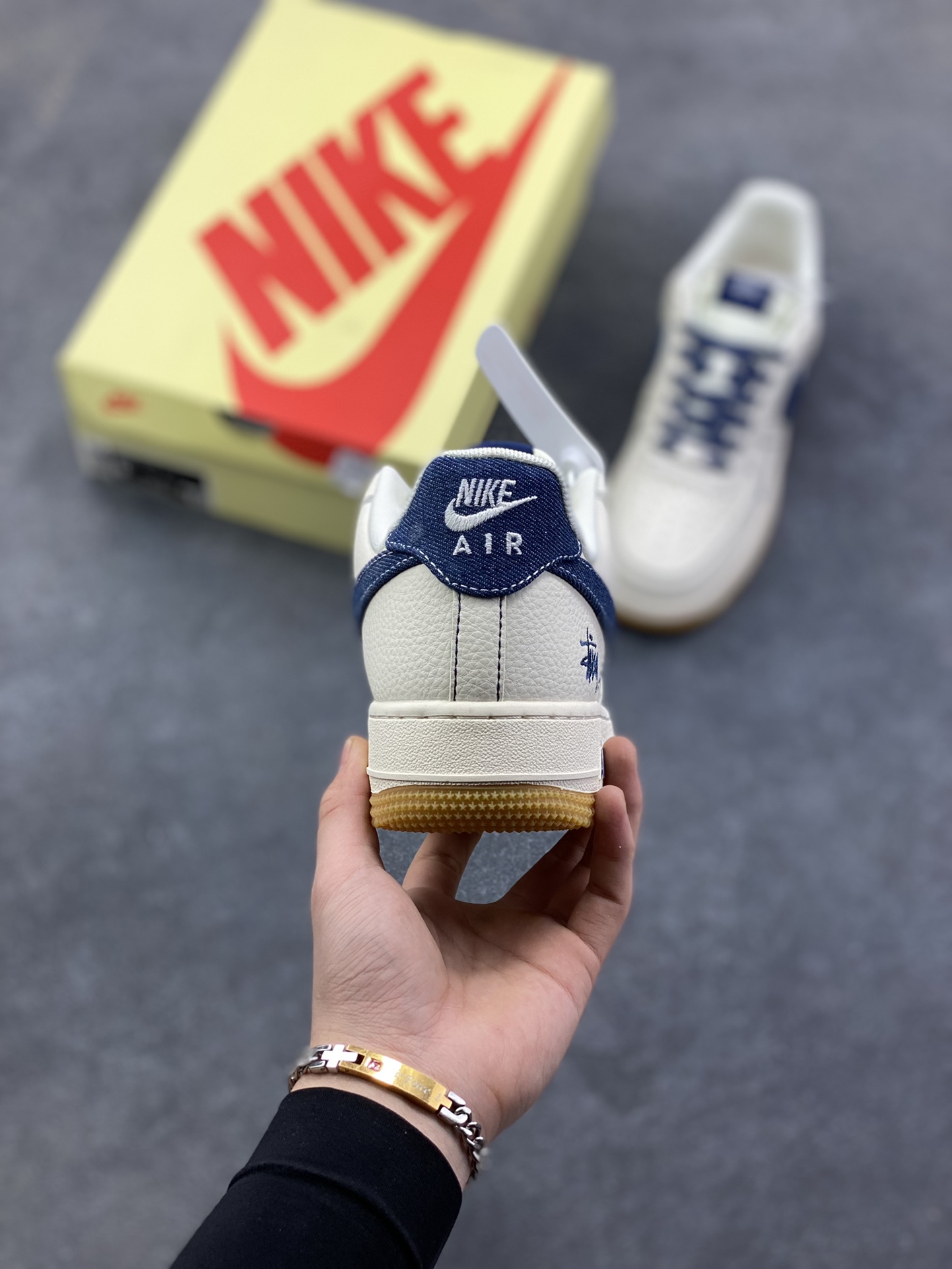 图片[4]-NIke Air Force 1 \’07 Low “斯图西联名——空军一号 低帮 运动鞋 休闲鞋 折边针车 工艺难度大 原楦头原纸板 原装鞋盒 定制五金配件 内置全掌气垫 原厂鞋底 货号：ZH2598-310 尺码：36 36.5 37.5 38 38.5 39 40 40.5 41 42 42.5 43 44 44.5 45-选品中心