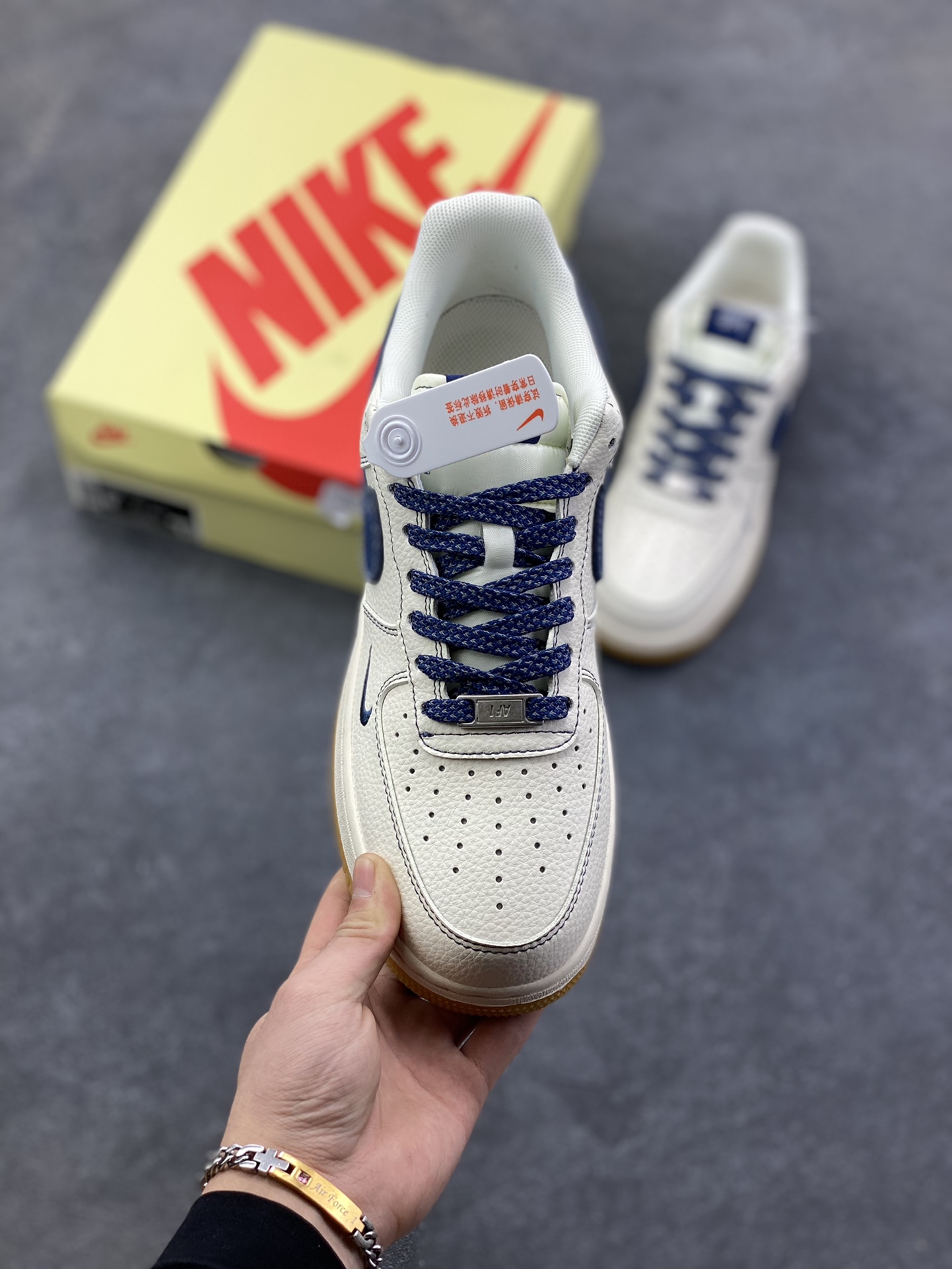图片[2]-NIke Air Force 1 \’07 Low “斯图西联名——空军一号 低帮 运动鞋 休闲鞋 折边针车 工艺难度大 原楦头原纸板 原装鞋盒 定制五金配件 内置全掌气垫 原厂鞋底 货号：ZH2598-310 尺码：36 36.5 37.5 38 38.5 39 40 40.5 41 42 42.5 43 44 44.5 45-选品中心