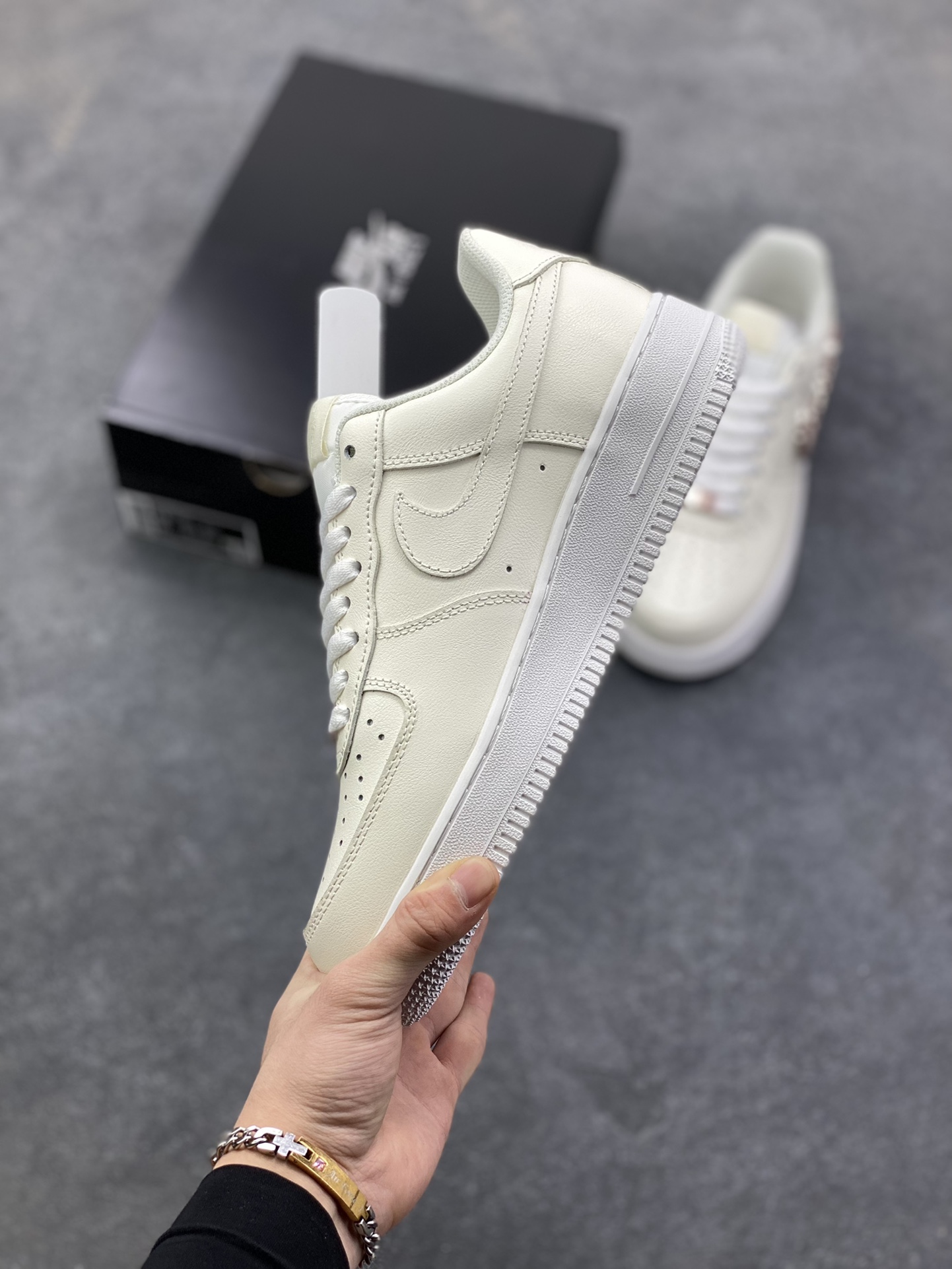 图片[3]-Nike Air Force 1 Low 毒液 空军一号低帮运动休闲板鞋 原楦头原纸板 打造纯正空军版型 专注外贸渠道 全掌内置蜂窝气垫 原盒配件 原厂中底钢印、拉帮完美 货号：IF1686-161 尺码：36 36.5 37.5 38 38.5 39 40 40.5 41 42 42.5 43 44 44.5 45-选品中心