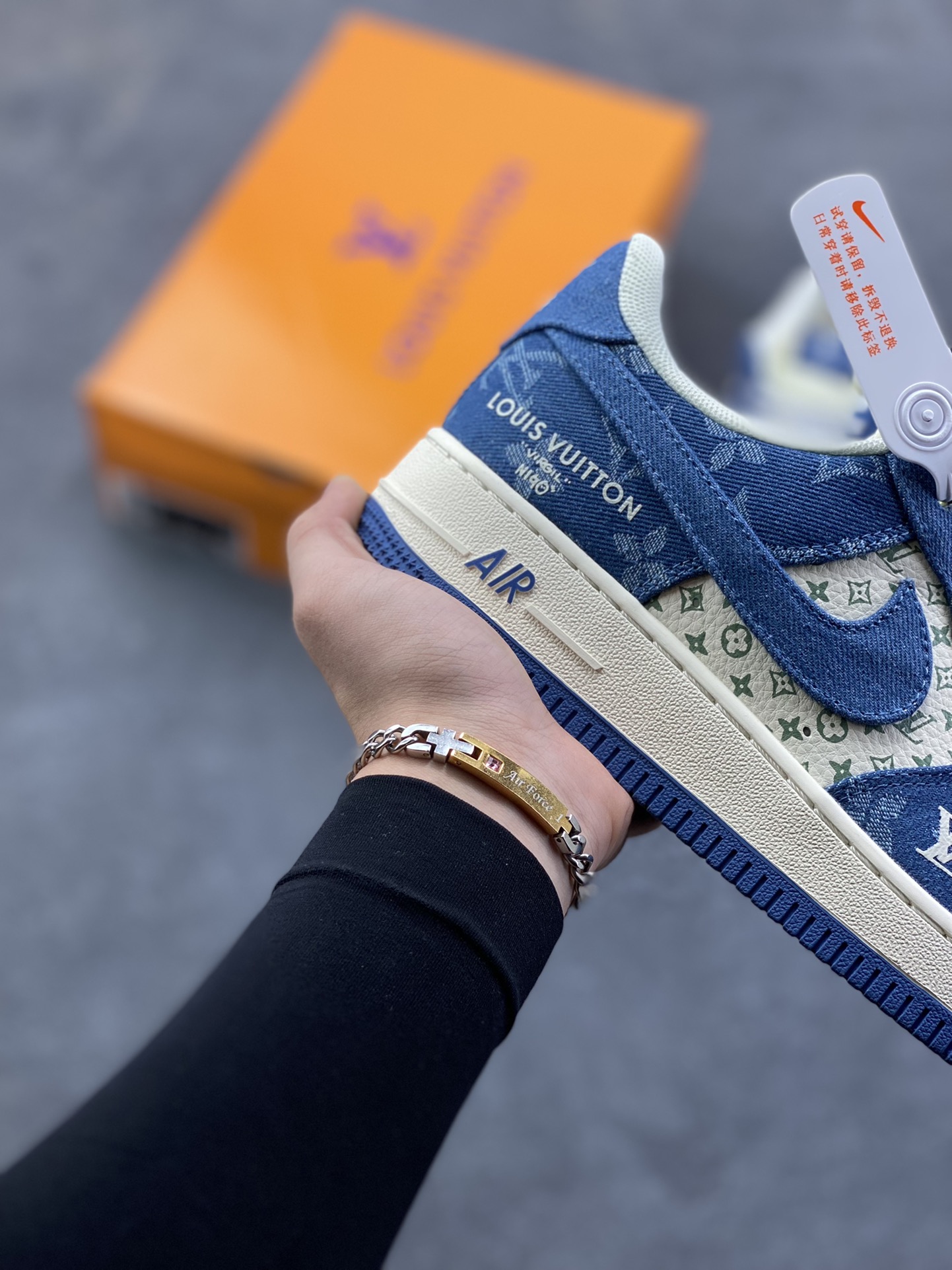 图片[6]-NIke Air Force 1 \’07 Low “LV联名”空军一号 低帮 运动鞋 休闲鞋 折边针车 工艺难度大 原楦头原纸板 原装鞋盒 定制五金配件 内置全掌气垫 原厂鞋底 货号：ZH2598-305 尺码：36 36.5 37.5 38 38.5 39 40 40.5 41 42 42.5 43 44 44.5 45-选品中心