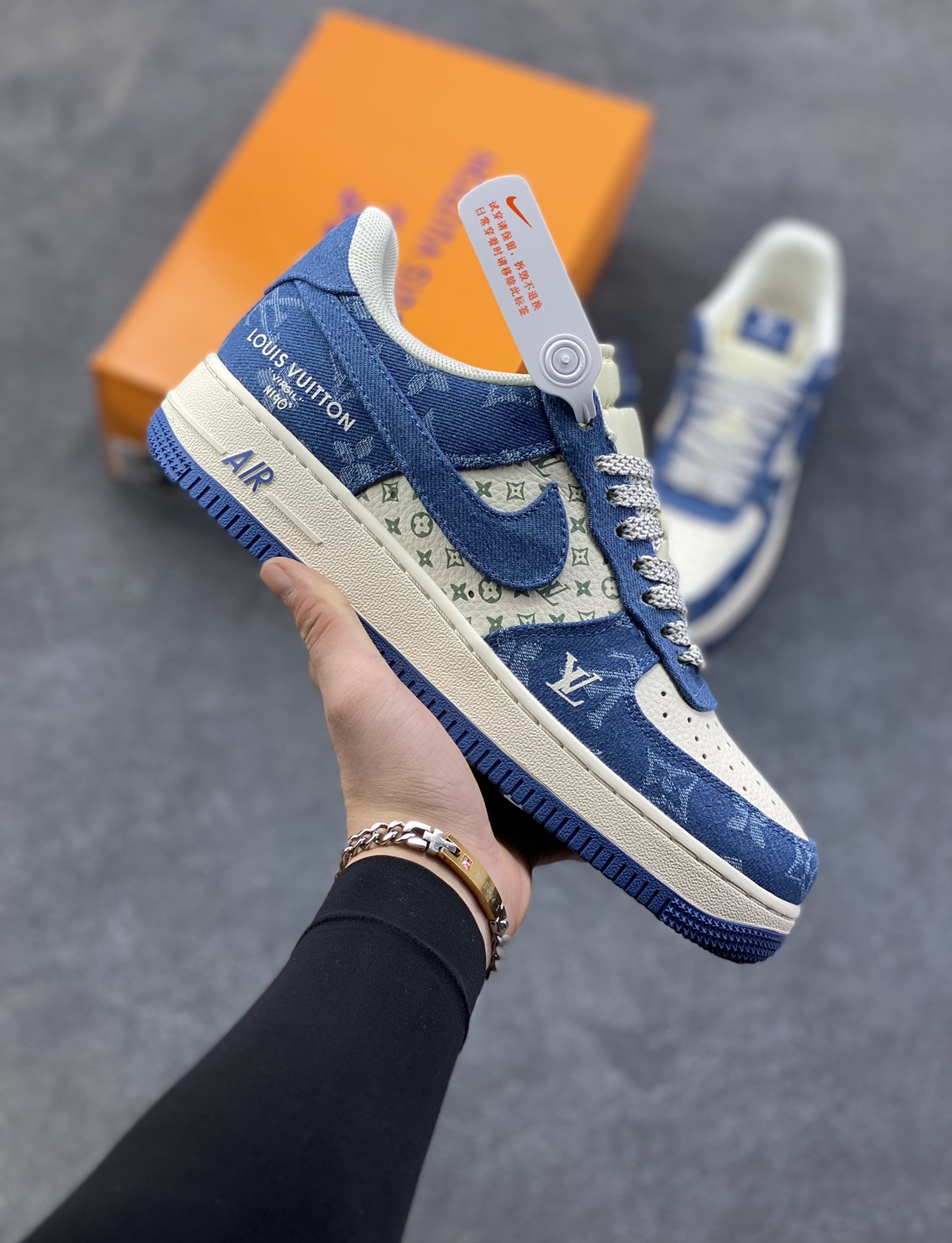 NIke Air Force 1 \'07 Low “LV联名”空军一号 低帮 运动鞋 休闲鞋 折边针车 工艺难度大 原楦头原纸板 原装鞋盒 定制五金配件 内置全掌气垫 原厂鞋底 货号：ZH2598-305 尺码：36 36.5 37.5 38 38.5 39 40 40.5 41 42 42.5 43 44 44.5 45-选品中心