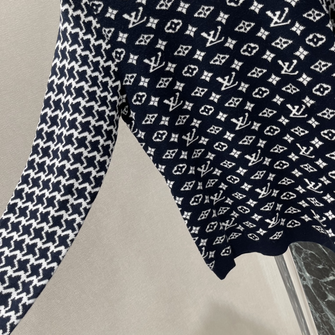 路易 25秋冬新款 提花针织长袖 经典老花图案+蜂窝提花低调又有质感 贴身剪裁勾勒身形 日常通勤或轻社交