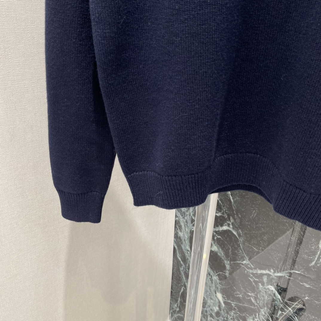 G家 25秋冬新款 提花字母毛衣 胸前草写字母提花辨识度超高!宽松版型 穿上就是慵懒随性风 亲肤针织羊毛