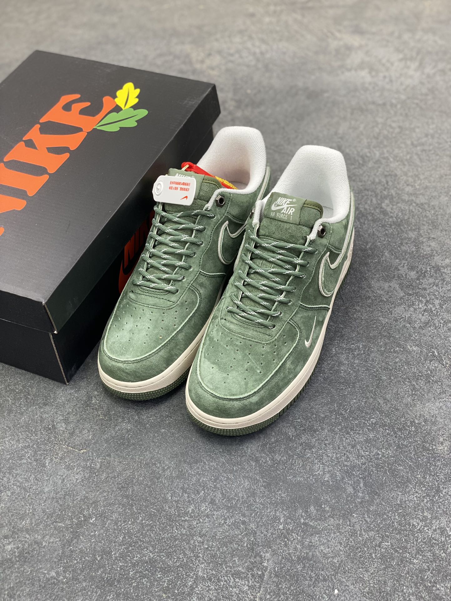 图片[8]-Nike Air Force 1 \’07 Low “头层猪八拼接” 空军一号 高端定制 低帮 运动鞋 休闲鞋 折边针车 工艺难度大 原楦头原纸板 原装鞋盒 定制五金配件 内置全掌气垫 原厂鞋底 货号：DY9867-105 尺码：36 36.5 37.5 38 38.5 39 40 40.5 41 42 42.5 43 44 44.5 45-选品中心