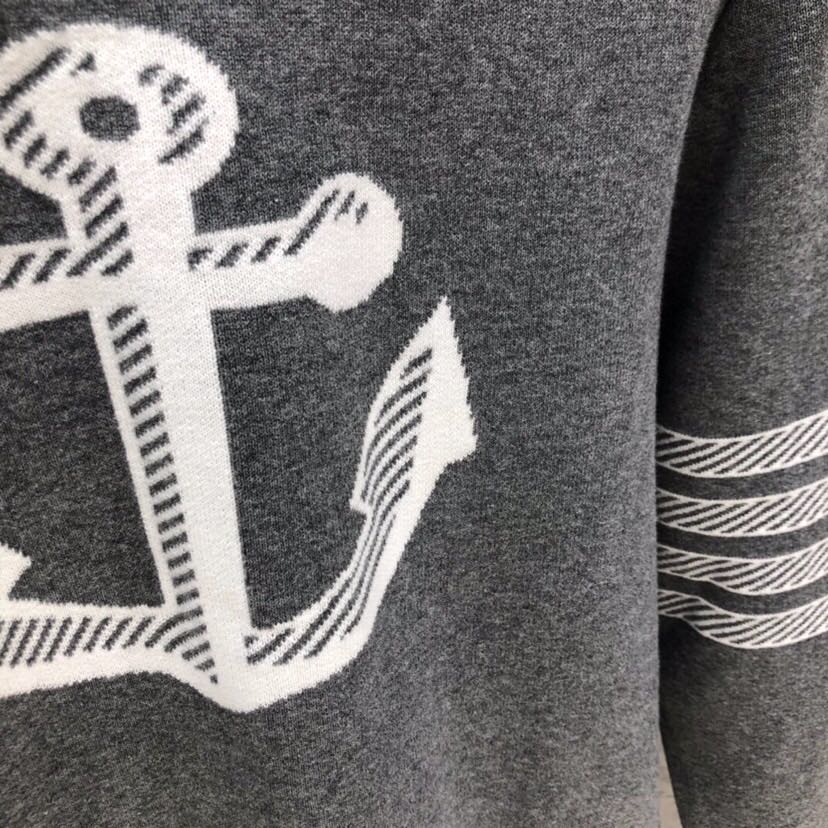 THOM BROWNE 汤姆布朗 TB对版精密加厚双层提花船锚圆领毛衣 男女同款情侣款毛衣\n码数：1-