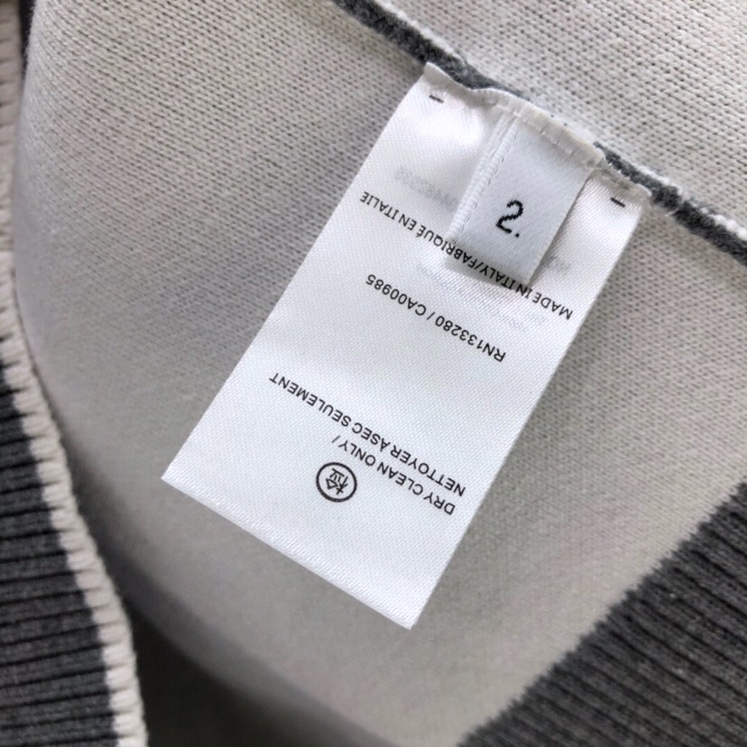 THOM BROWNE 汤姆布朗 TB对版精密加厚双层提花船锚圆领毛衣 男女同款情侣款毛衣\n码数：1-