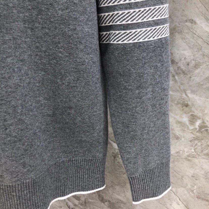 THOM BROWNE 汤姆布朗 TB对版精密加厚双层提花船锚圆领毛衣 男女同款情侣款毛衣\n码数：1-