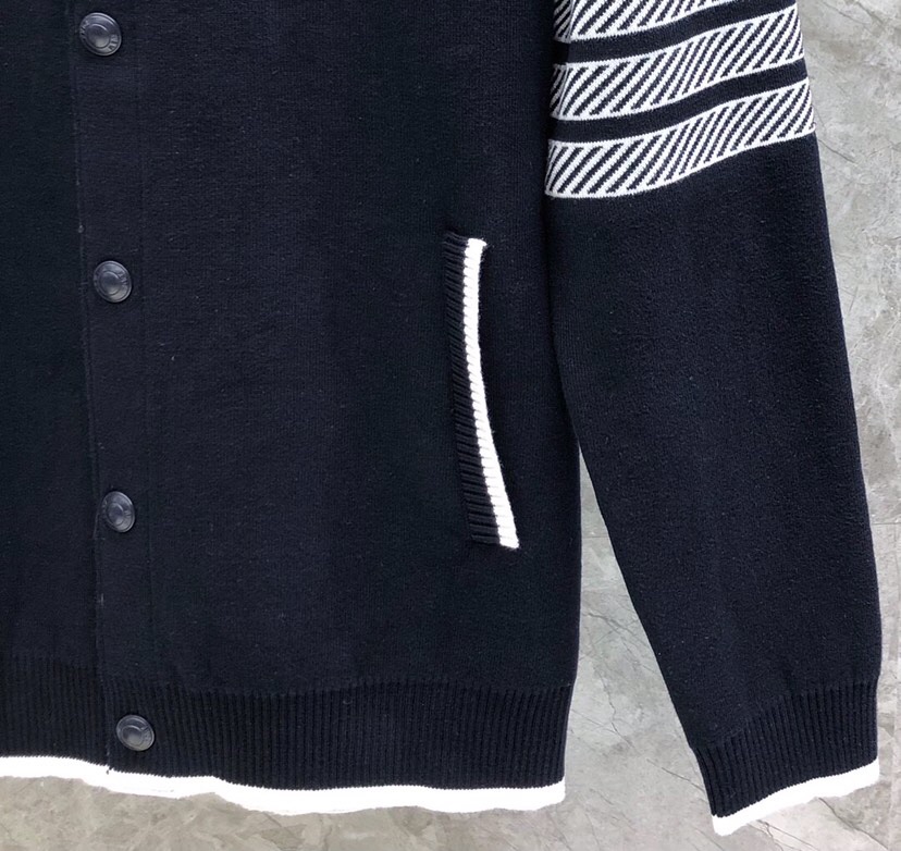 THOM BROWNE 汤姆布朗 TB后背船锚⚓️立领夹克外套 情侣款棒球领开衫\n码数：1-4 颜色：