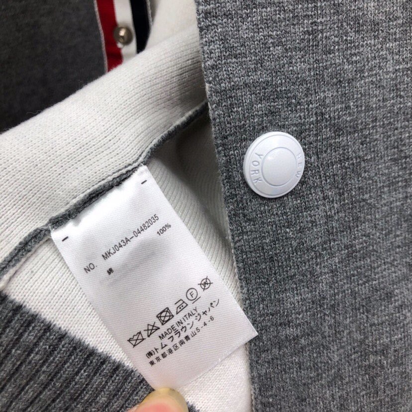 THOM BROWNE 汤姆布朗 TB后背船锚⚓️夹克外套 情侣款棒球领开衫\n码数：1-4 颜色：灰色