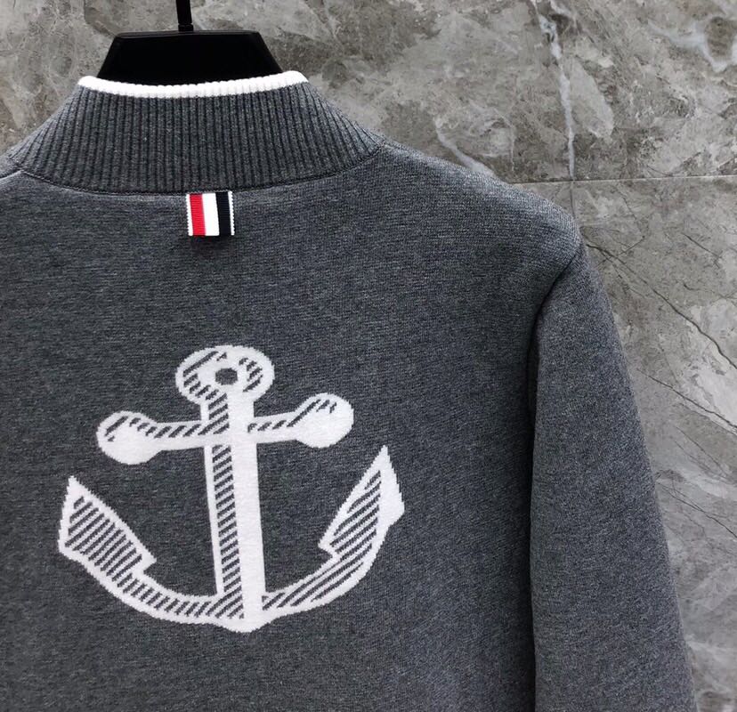 THOM BROWNE 汤姆布朗 TB后背船锚⚓️夹克外套 情侣款棒球领开衫\n码数：1-4 颜色：灰色