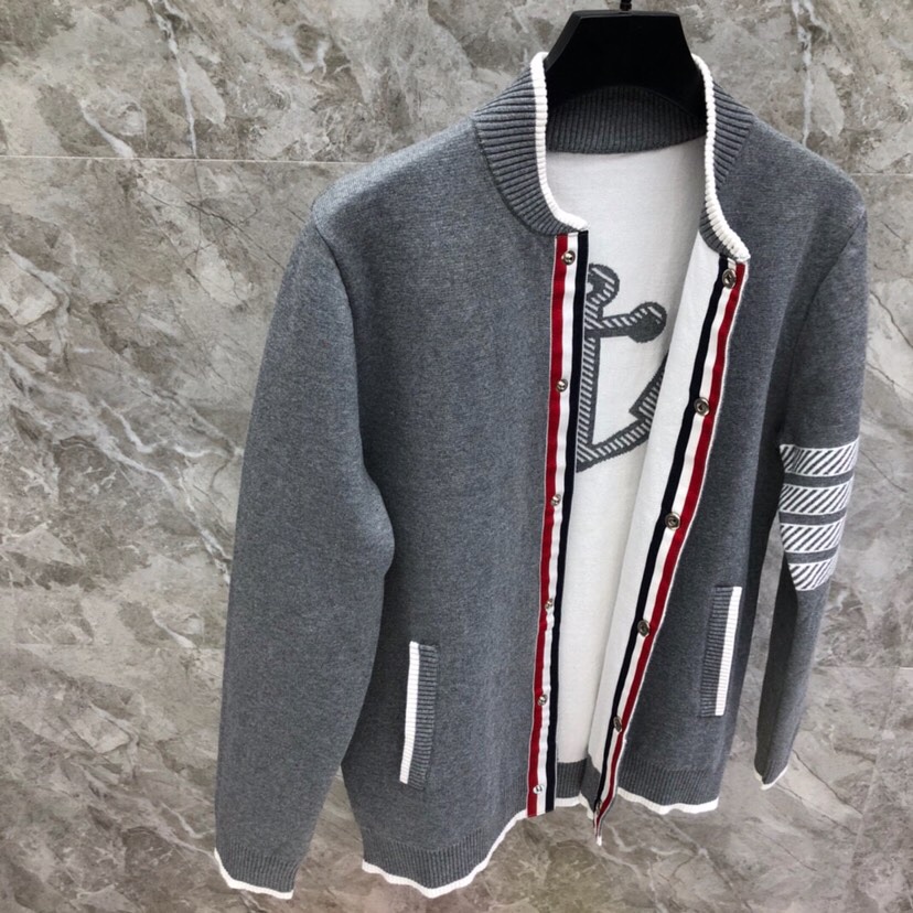 THOM BROWNE 汤姆布朗 TB后背船锚⚓️夹克外套 情侣款棒球领开衫\n码数：1-4 颜色：灰色