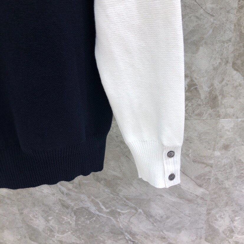 THOM BROWNE 汤姆布朗 TB双袖红白蓝棉纱拼色五扣开衫 情侣款开衫毛衣颜色：灰灰拼、蓝白拼 码