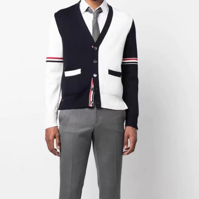 THOM BROWNE 汤姆布朗 TB双袖红白蓝棉纱拼色五扣开衫 情侣款开衫毛衣颜色：灰灰拼、蓝白拼 码