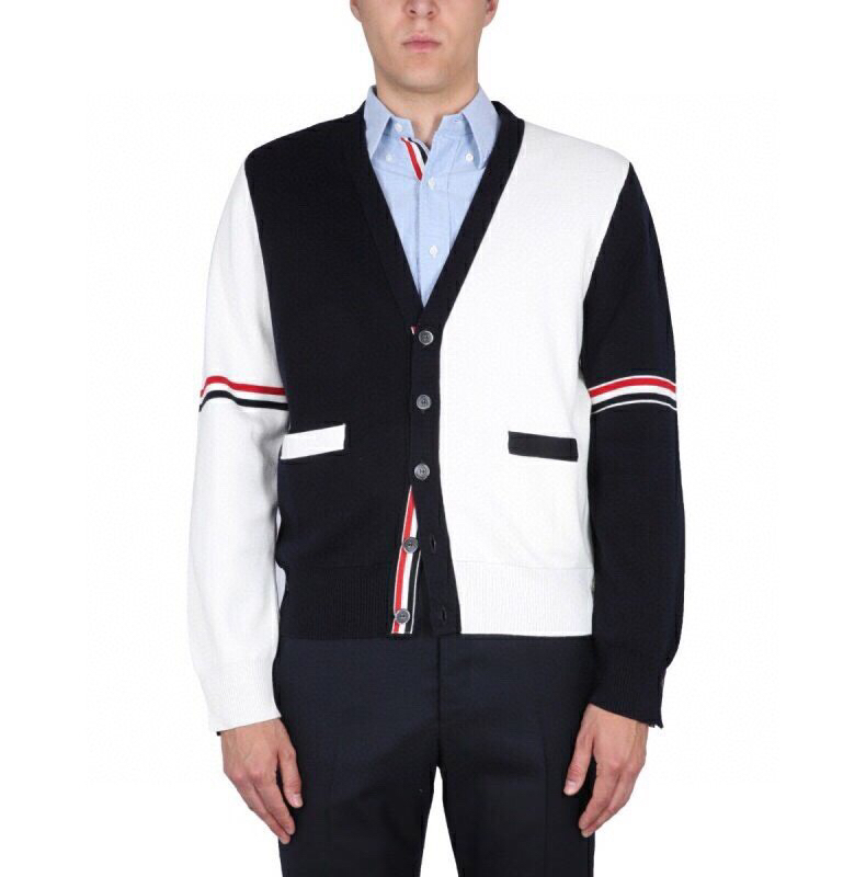 THOM BROWNE 汤姆布朗 TB双袖红白蓝棉纱拼色五扣开衫 情侣款开衫毛衣颜色：灰灰拼、蓝白拼 码