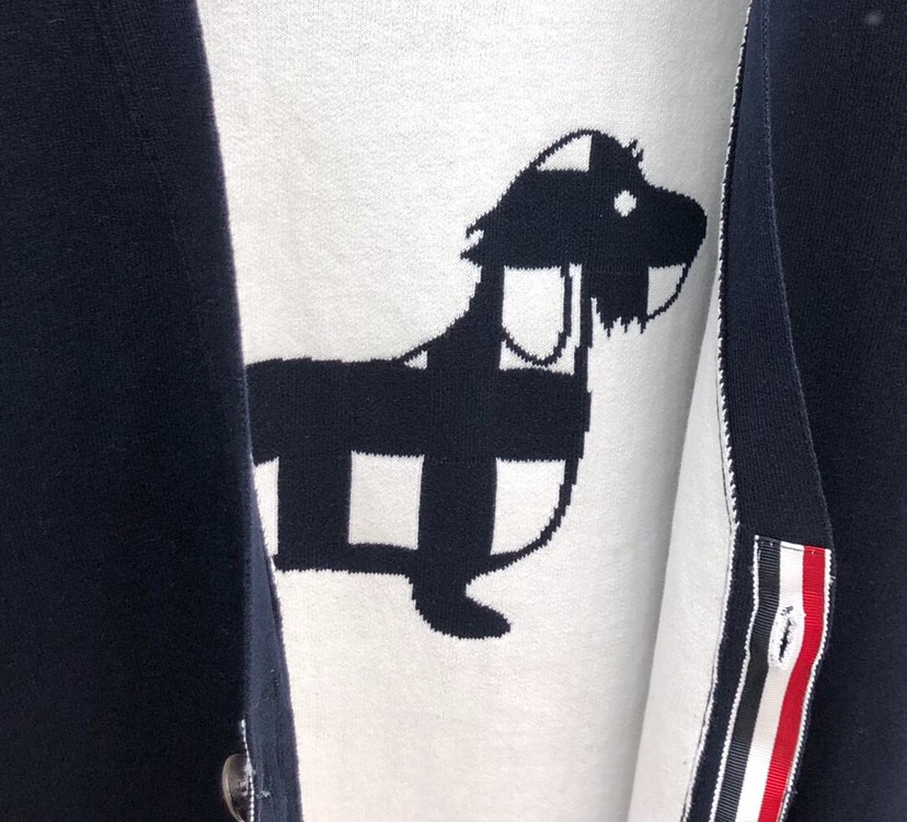 THOM BROWNE 汤姆布朗 TB高版本后背提花小狗开衫毛衣 男女同款情侣款\n码数：1-4 颜色：