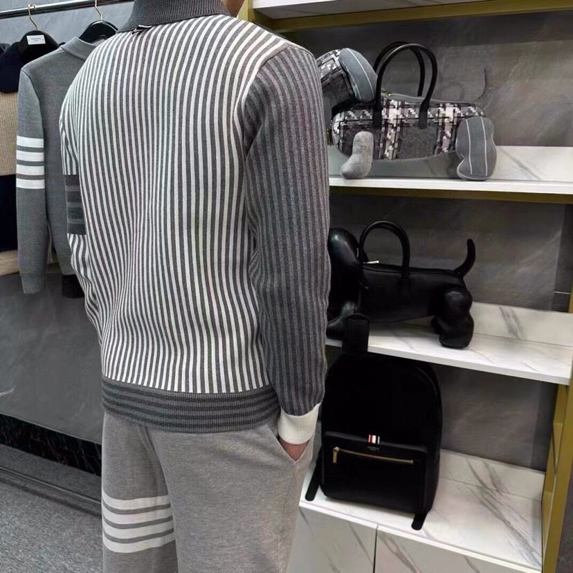 THOM BROWNE 汤姆布朗 TB高版本间色条纹四杠纯棉夹克 针织翻领夹克，\n码数：1-4 颜色：