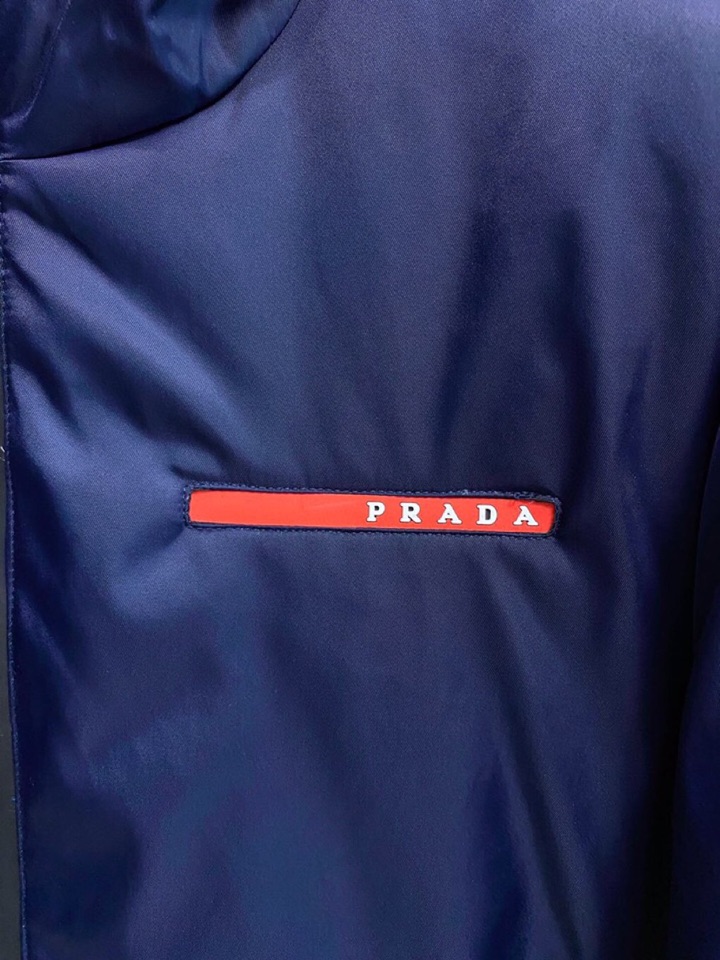 Prada 普拉达2025最新款时尚设计师款羽绒外套❤️普拉达连帽羽绒服，冬季顶级轻奢羽绒服，爆款羽绒服