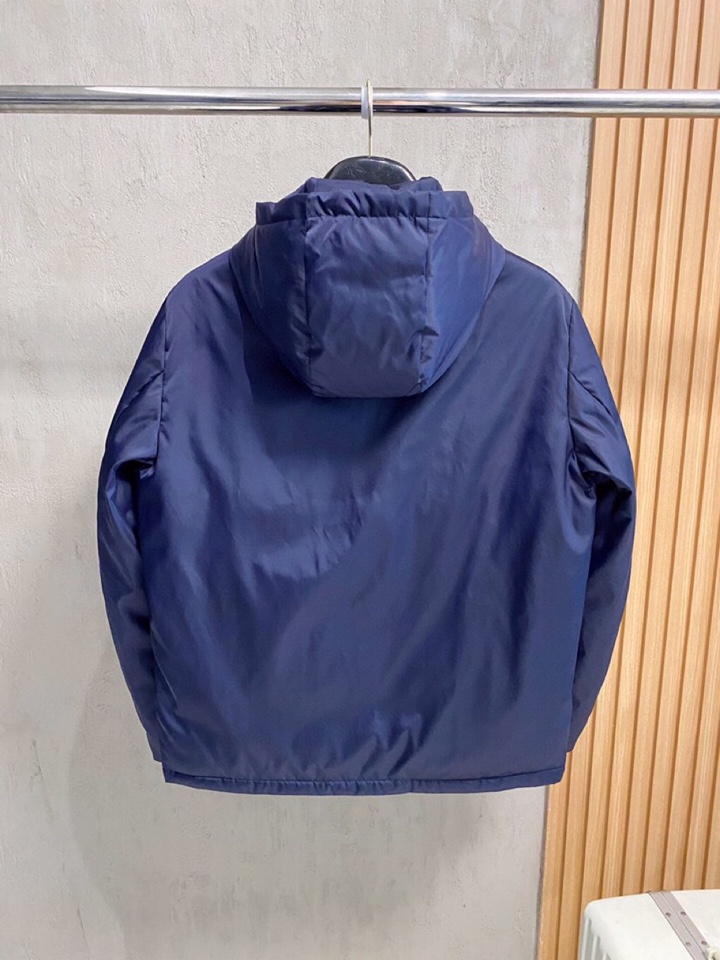 Prada 普拉达2025最新款时尚设计师款羽绒外套❤️普拉达连帽羽绒服，冬季顶级轻奢羽绒服，爆款羽绒服