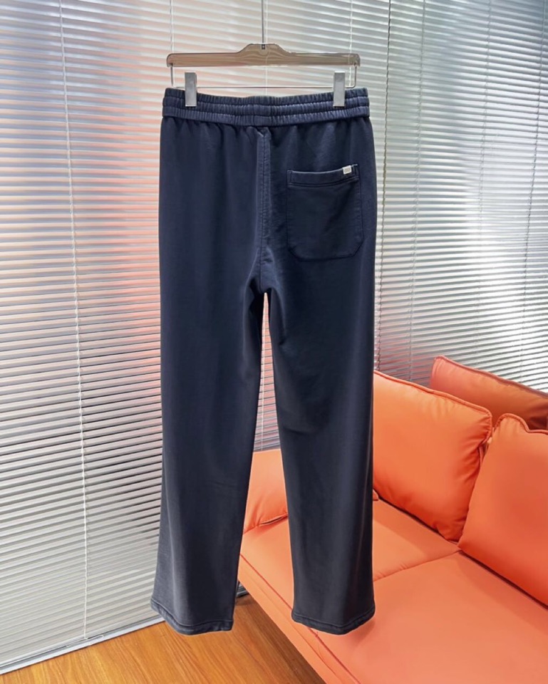 alo 2025秋冬新款休闲裤！官网同步发售。品牌经典LOGO休闲裤 ，定制面料，舒适度极好，手触感强烈