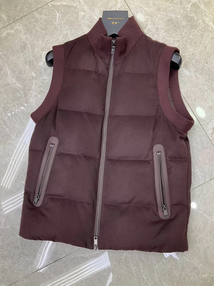 Loro Piana 诺悠翩雅lP🆕 1995秋冬新款，爆款羽绒马甲，四色齐发；金纺羊毛面料；柔软顺滑；