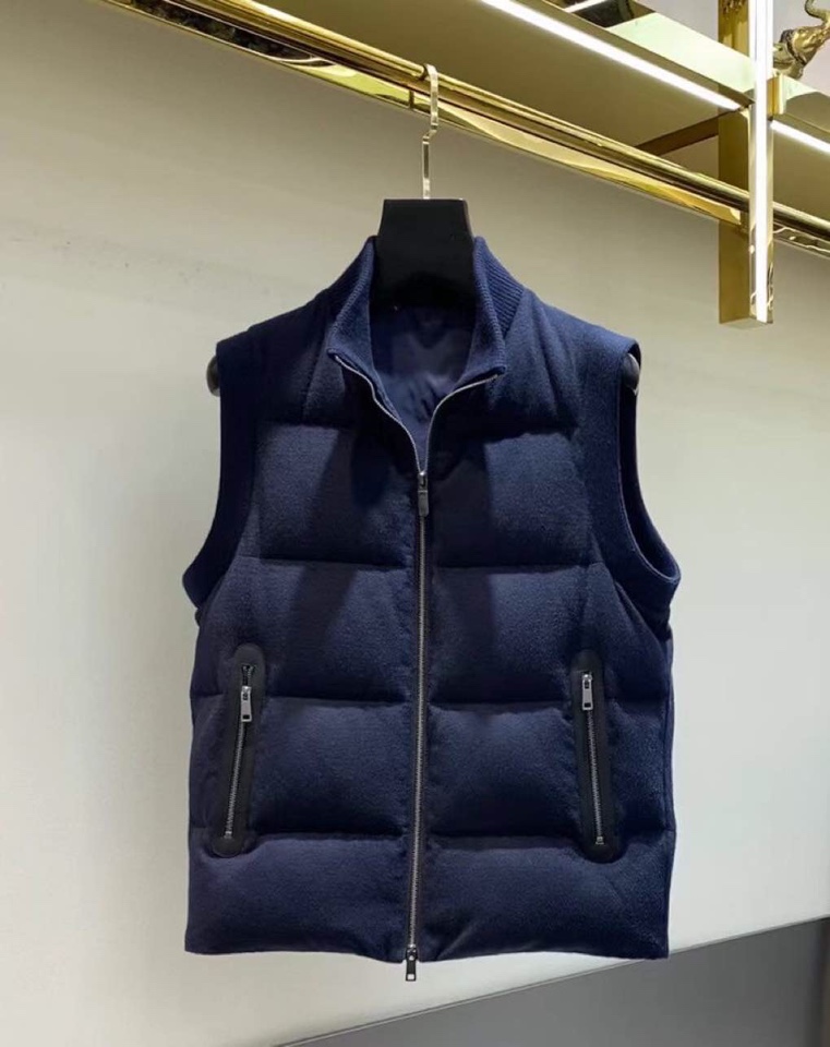 Loro Piana 诺悠翩雅lP🆕 1995秋冬新款，爆款羽绒马甲，四色齐发；金纺羊毛面料；柔软顺滑；