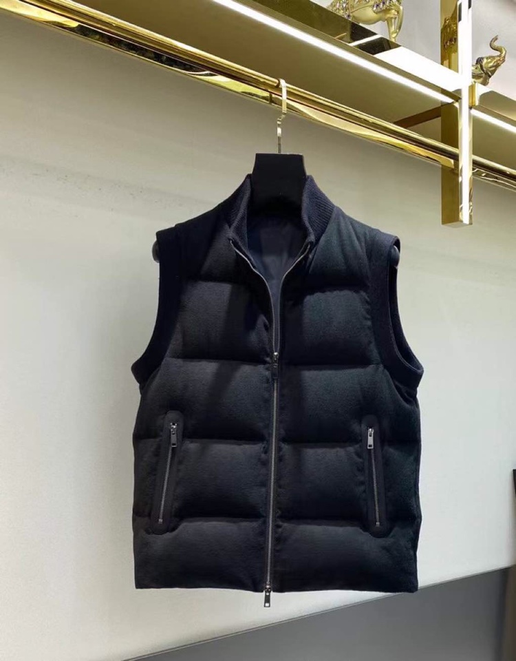 Loro Piana 诺悠翩雅lP🆕 1995秋冬新款，爆款羽绒马甲，四色齐发；金纺羊毛面料；柔软顺滑；