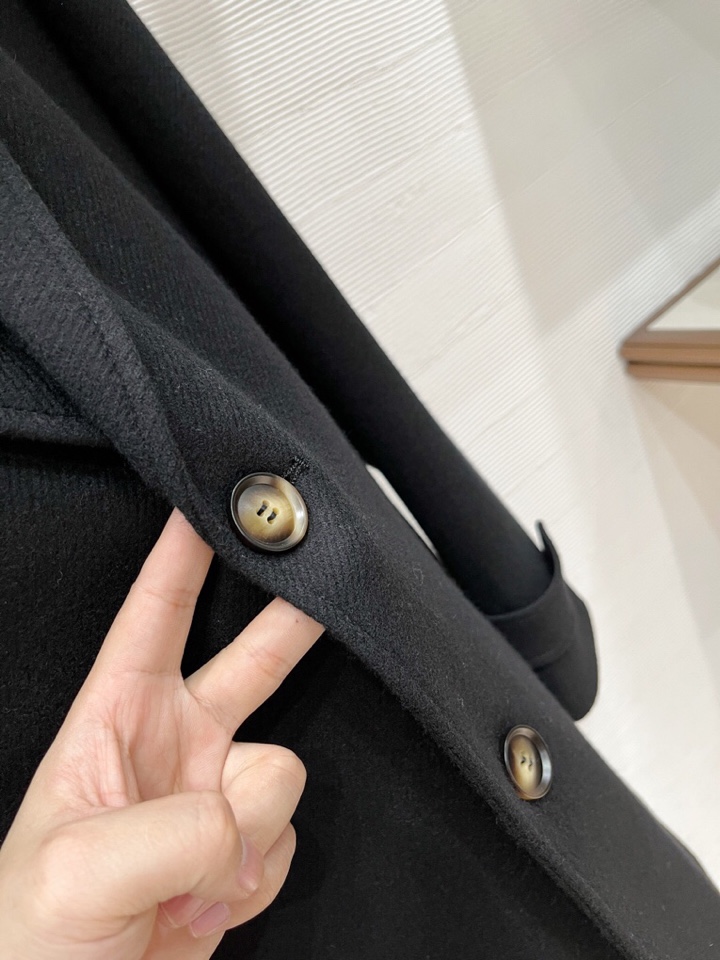 Ermenegildo Zegna 杰尼亚2025年秋冬新款杰尼亚羊毛羽绒服大衣\n颜色：黑色，藏青\n