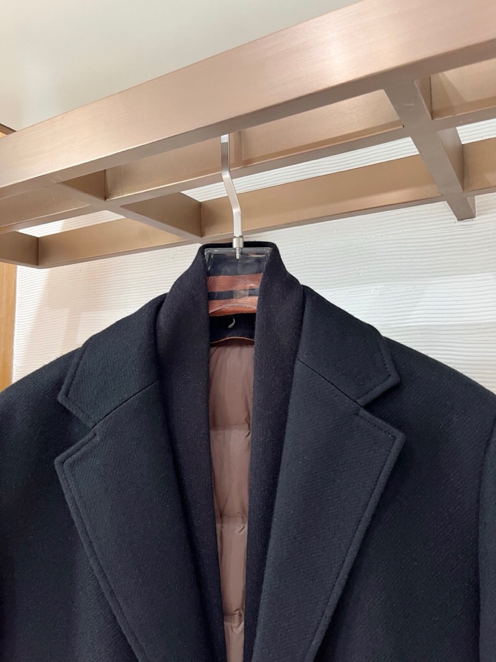 Ermenegildo Zegna 杰尼亚2025年秋冬新款杰尼亚羊毛羽绒服大衣\n颜色：黑色，藏青\n