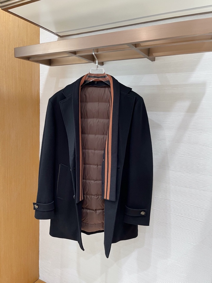 Ermenegildo Zegna 杰尼亚2025年秋冬新款杰尼亚羊毛羽绒服大衣\n颜色：黑色，藏青\n