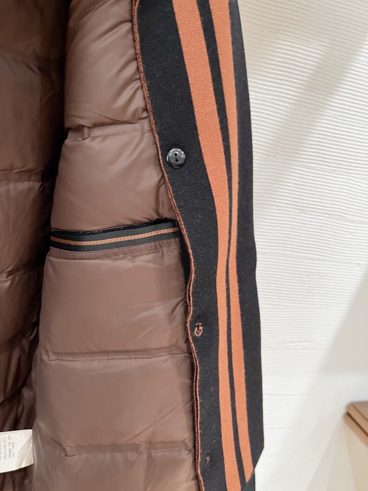 Ermenegildo Zegna 杰尼亚2025年秋冬新款杰尼亚羊毛羽绒服大衣\n颜色：黑色，藏青\n