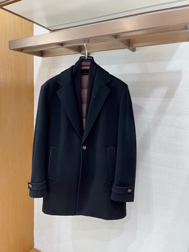 Ermenegildo Zegna 杰尼亚2025年秋冬新款杰尼亚羊毛羽绒服大衣\n颜色：黑色，藏青\n