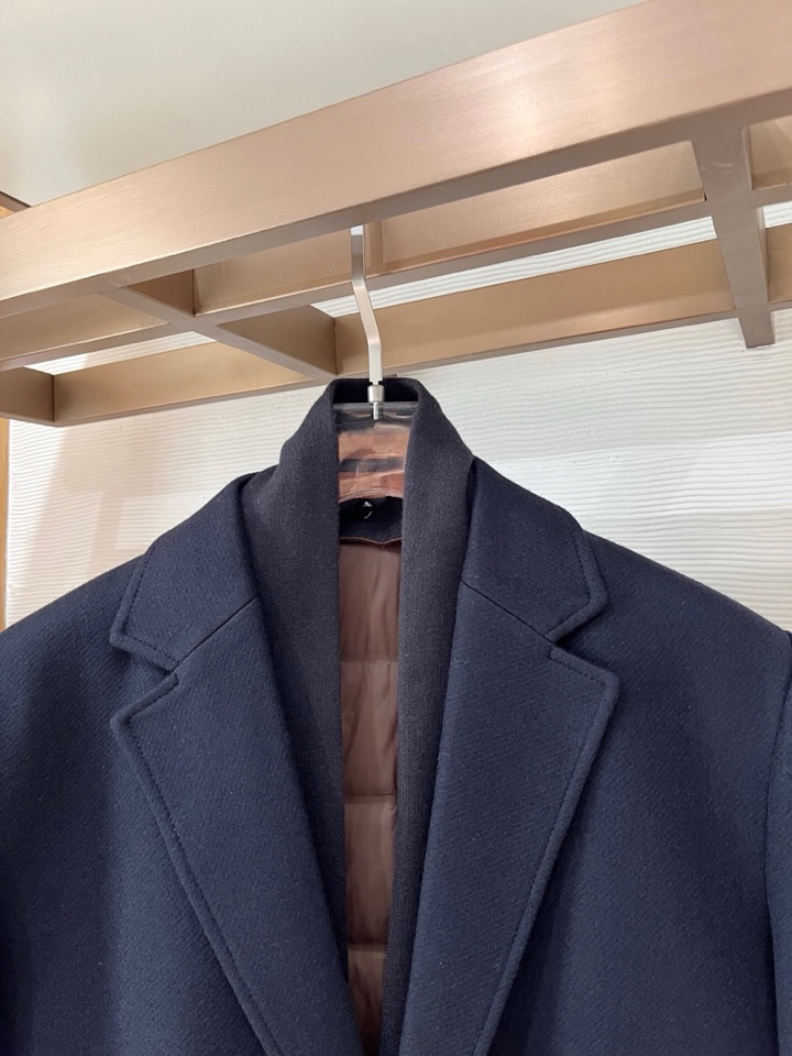 Ermenegildo Zegna 杰尼亚2025年秋冬新款杰尼亚羊毛羽绒服大衣\n颜色：黑色，藏青\n