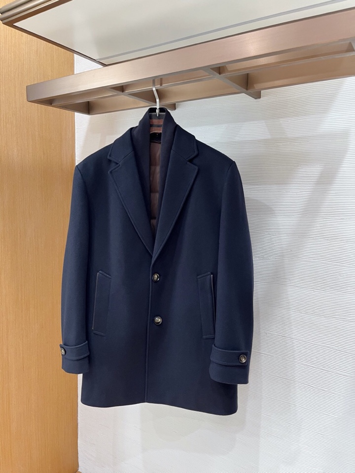 Ermenegildo Zegna 杰尼亚2025年秋冬新款杰尼亚羊毛羽绒服大衣\n颜色：黑色，藏青\n