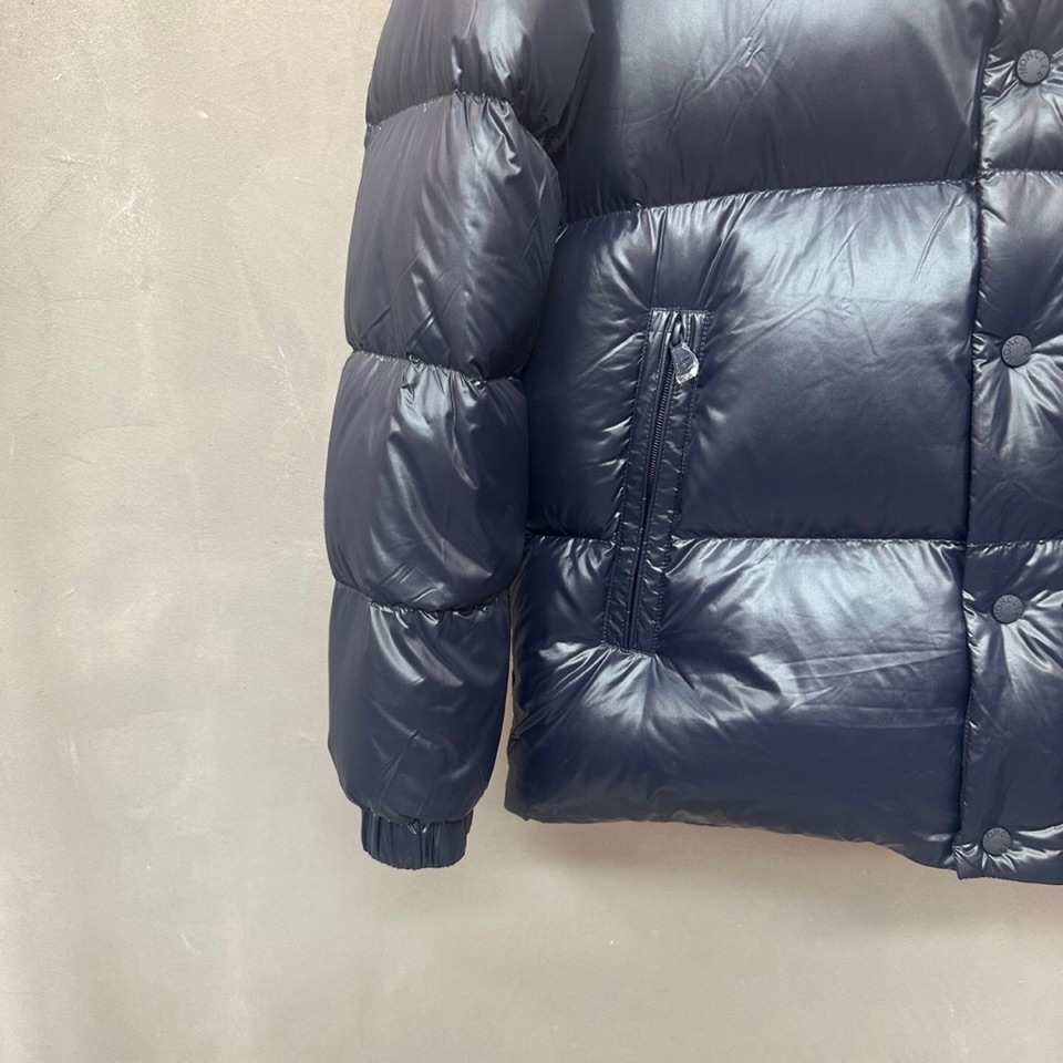 Moncler 蒙口25ss秋冬奔跑标识立领羽绒服\n颜色:深蓝\n码数:1 2 3 4 5