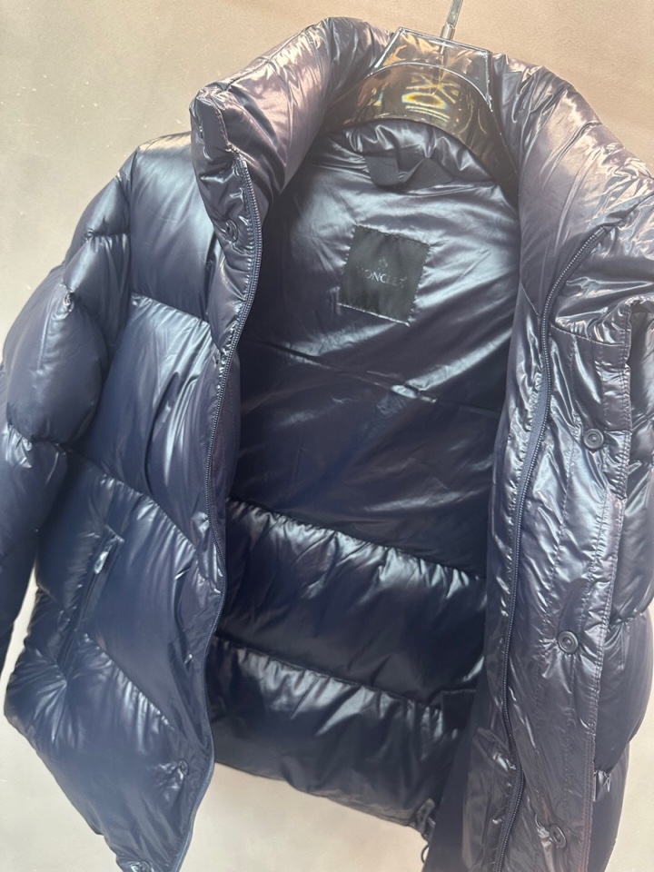 Moncler 蒙口25ss秋冬奔跑标识立领羽绒服\n颜色:深蓝\n码数:1 2 3 4 5