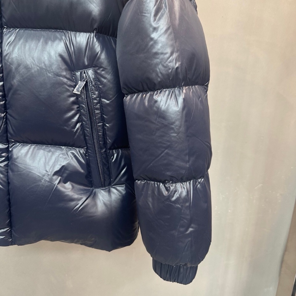 Moncler 蒙口25ss秋冬奔跑标识立领羽绒服\n颜色:深蓝\n码数:1 2 3 4 5