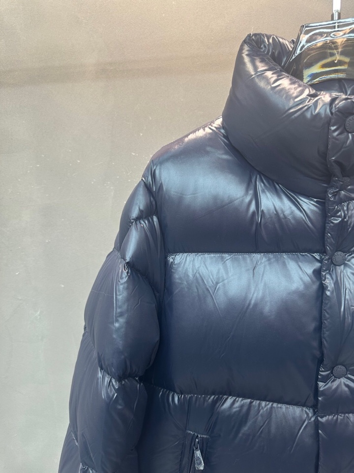 Moncler 蒙口25ss秋冬奔跑标识立领羽绒服\n颜色:深蓝\n码数:1 2 3 4 5