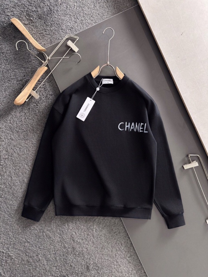 CHANEL 香奈儿25SS秋冬圆领卫衣，500克重 区别市面 质感无解 版型也真的是绝绝子 每一季新品