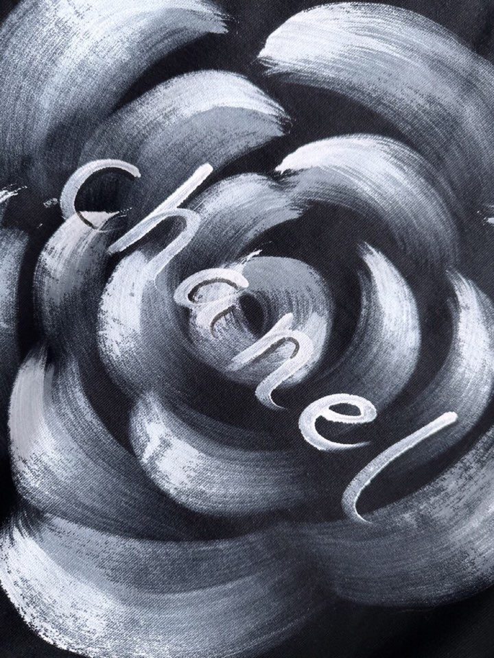 CHANEL 香奈儿25SS秋冬圆领卫衣，500克重 区别市面 质感无解 版型也真的是绝绝子 每一季新品