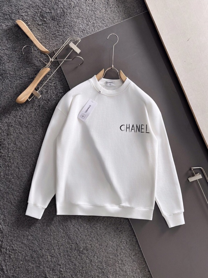 CHANEL 香奈儿25SS秋冬圆领卫衣，500克重 区别市面 质感无解 版型也真的是绝绝子 每一季新品