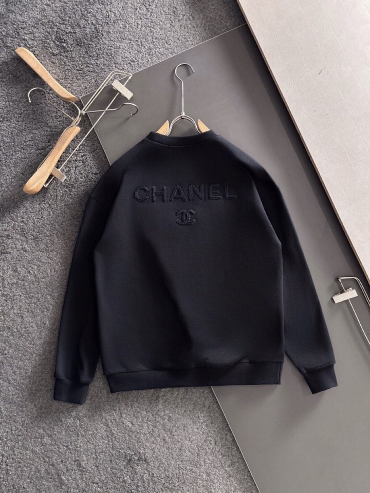 CHANEL 香奈儿25SS秋冬圆领卫衣，500克重 区别市面 质感无解 版型也真的是绝绝子 每一季新品