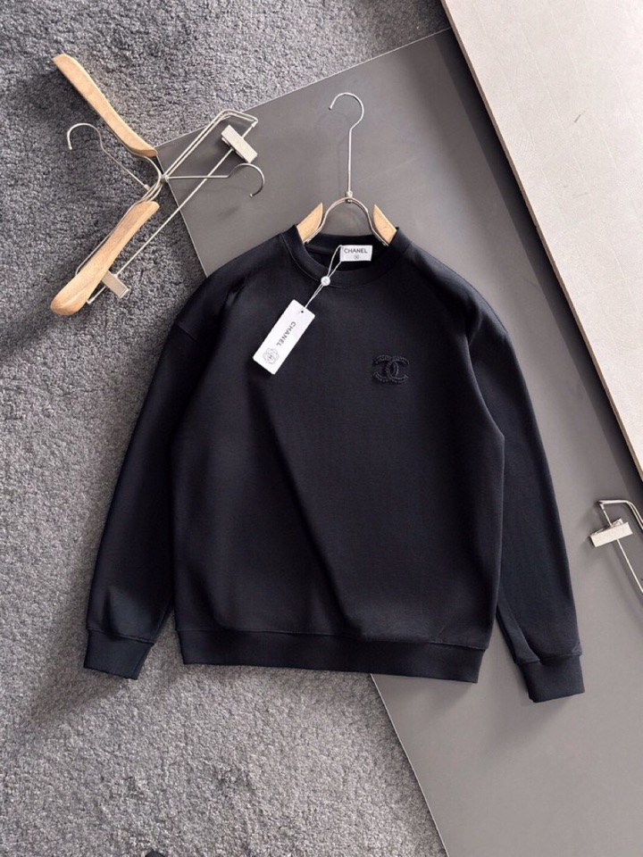 CHANEL 香奈儿25SS秋冬圆领卫衣，500克重 区别市面 质感无解 版型也真的是绝绝子 每一季新品