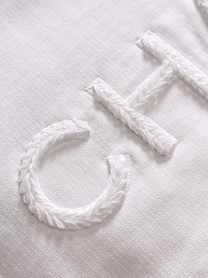 CHANEL 香奈儿25SS秋冬圆领卫衣，500克重 区别市面 质感无解 版型也真的是绝绝子 每一季新品