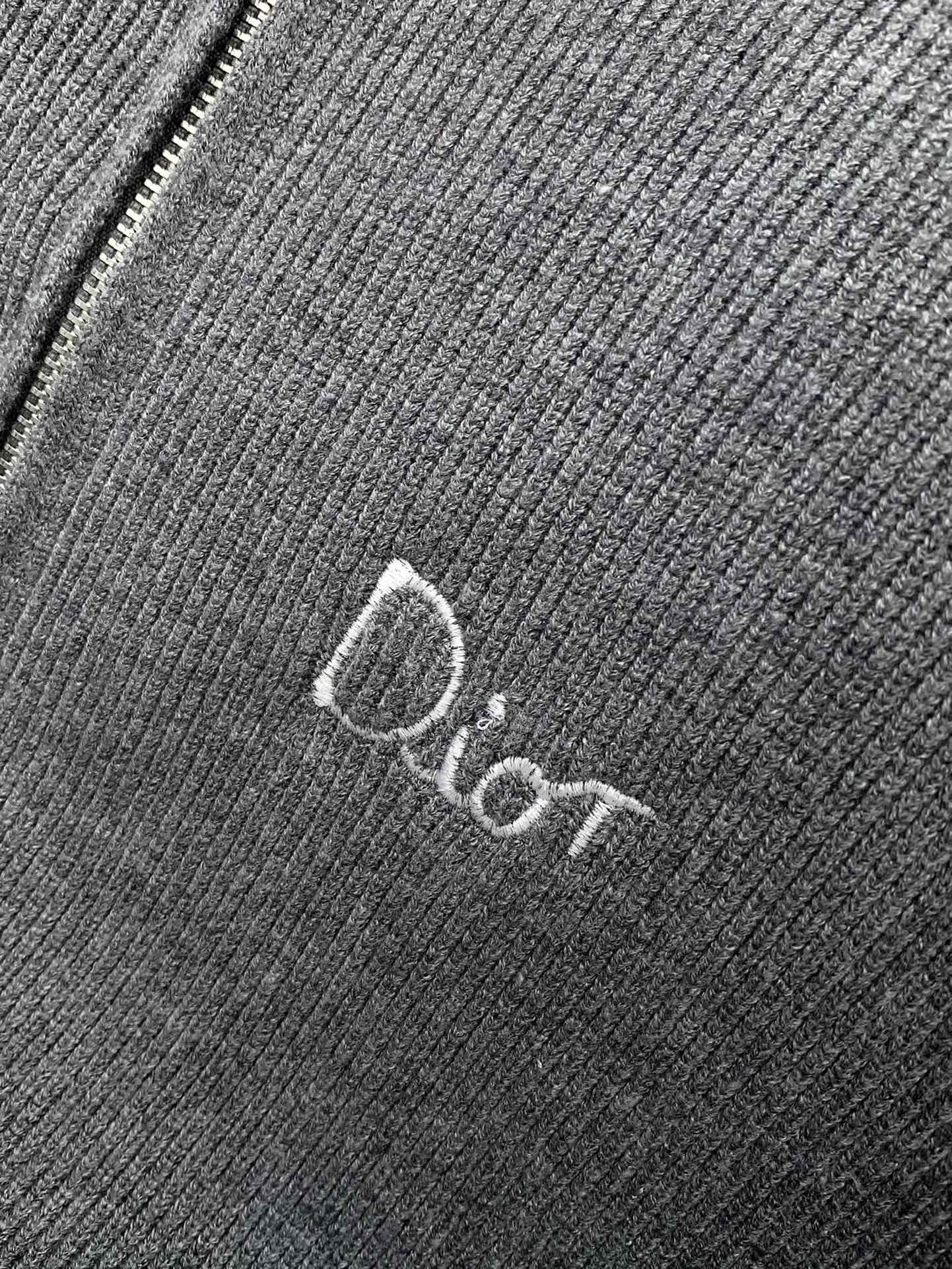 ，Dior 迪奥， 2025冬季新品，专柜同步有售，简约时尚休闲针织开衫毛衣，原版进口面料，舒适透气，顶