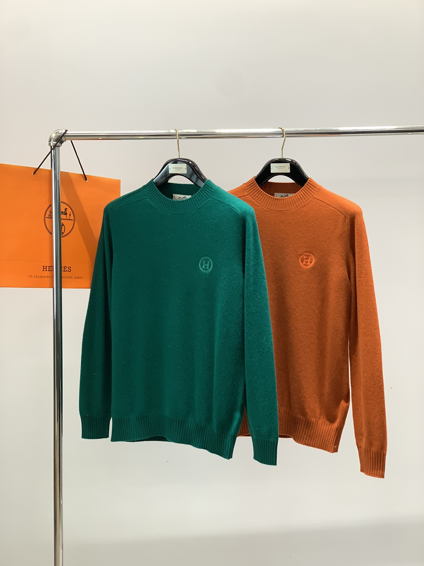 ，Hermès 爱马仕，2025冬季最新品，专柜同步有售，原单狠货，时尚休闲圆领🦙羊毛长袖针织毛衣，定制