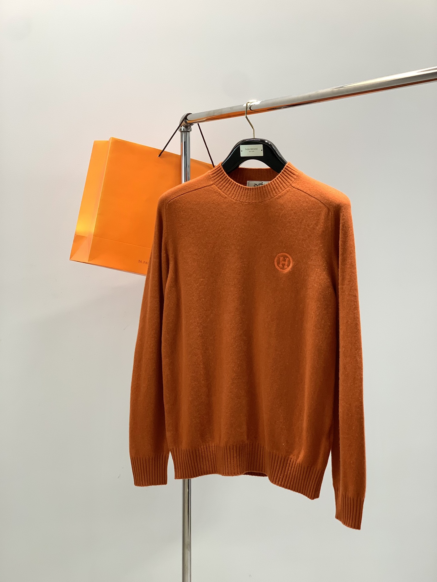 ，Hermès 爱马仕，2025冬季最新品，专柜同步有售，原单狠货，时尚休闲圆领🦙羊毛长袖针织毛衣，定制